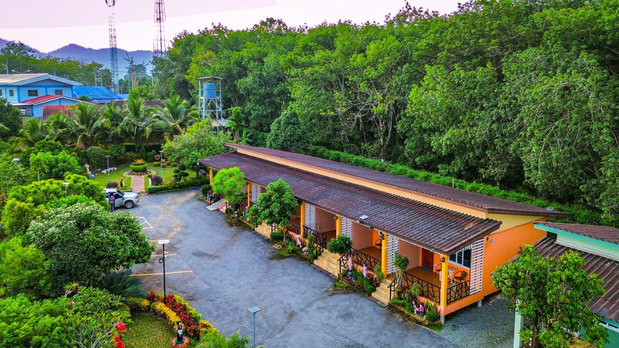 Baan Suan Mee Tang Hotel Chanthaburi Ngoại thất bức ảnh